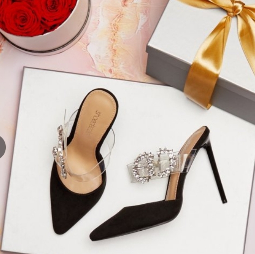 High Heels Black Pump - Picture 8 of 11